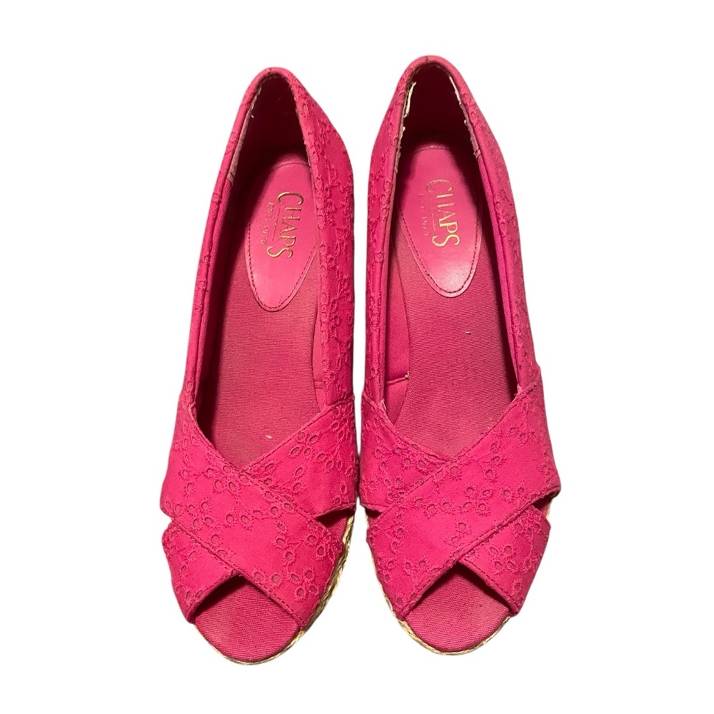 D8- Chaps Size 10 eyelet Pink Wedge Peep Toe Shoes